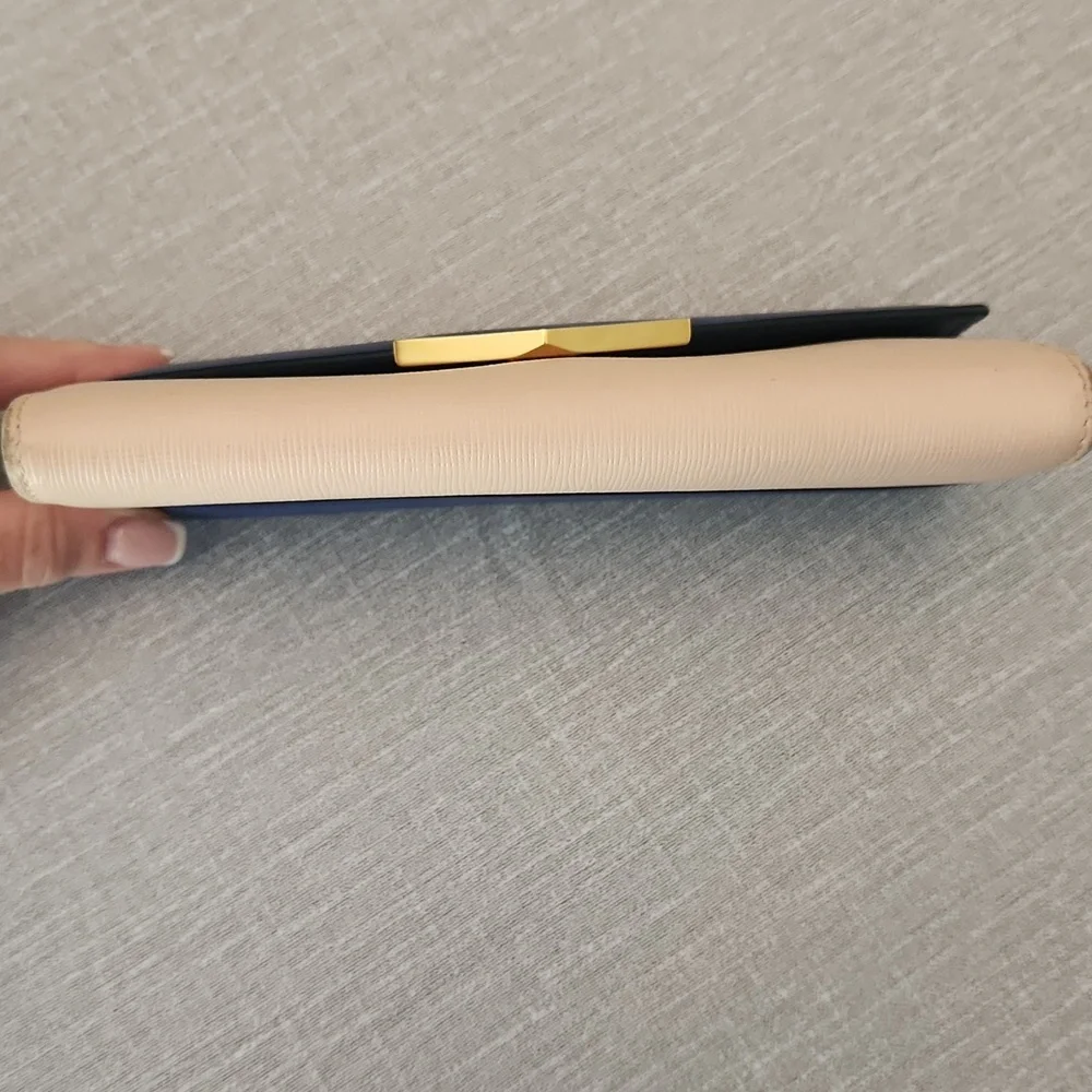 Fendi Contintental Leather Wallet W/Box And Cards - Picture 7 of 16